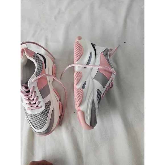 Steve Madden Womens Pink Grey White Chunky Platform Fashion Sneakers Trainers